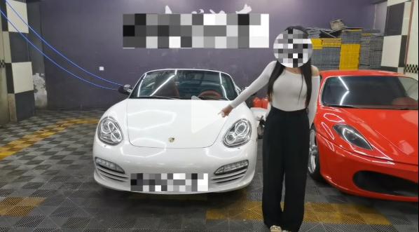 16岁女孩无证驾驶，开豪车炫耀！网友：出警了快点！