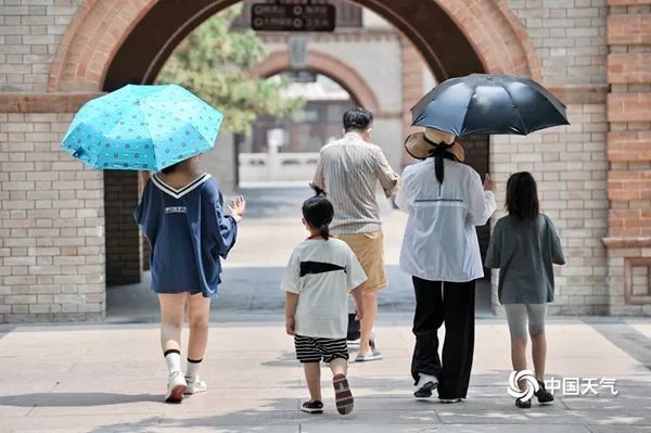 热到烫jio!各地地表温度排行榜出炉,这里最高70℃ 热到烫jio!各地地表温度排行榜出炉,这里最高70℃