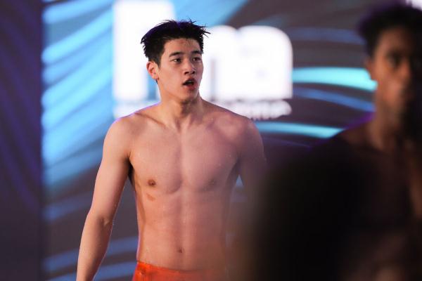 游泳世锦赛：潘展乐晋级男子100米自由泳决赛