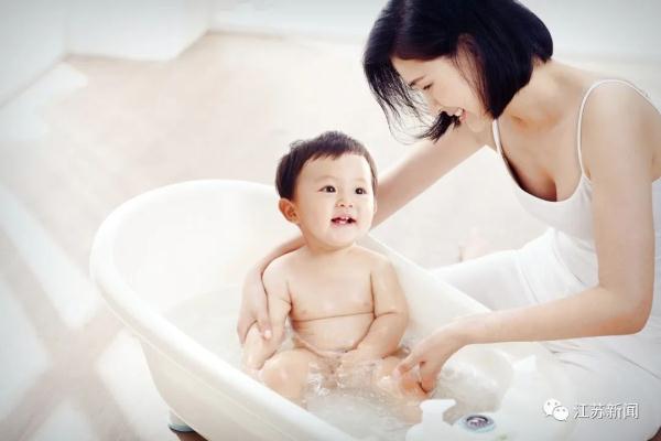 夏季皮炎、痱子、红屁股、湿疹……专家教你搞定宝宝皮肤问题！