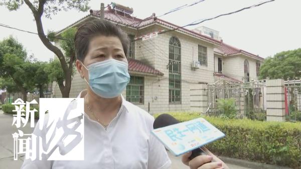 路边香樟树被扒皮，下毒手的竟是…上海这个别墅区的居民吵翻了！