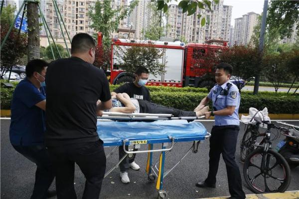 历时40分钟，重庆永川警民合力救起落水老人！