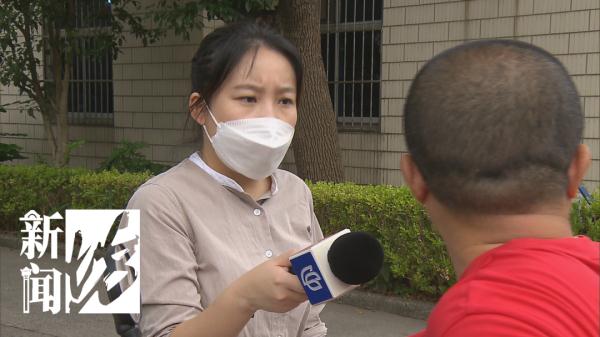 路边香樟树被扒皮，下毒手的竟是…上海这个别墅区的居民吵翻了！