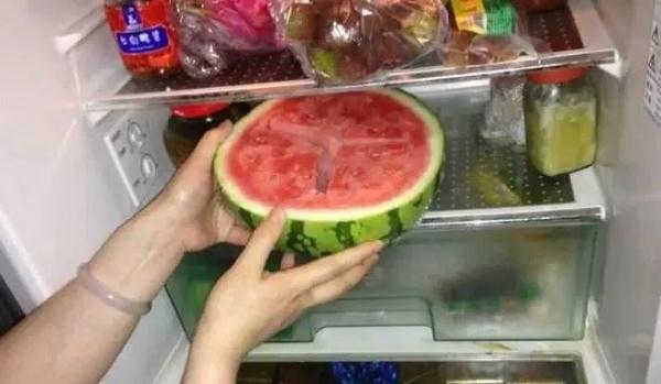 夏日吃瓜一问：切开的瓜到底要不要包保鲜膜？