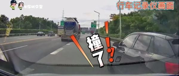 别人突然变道我好慌怎么办？老司机：让速不让道！
