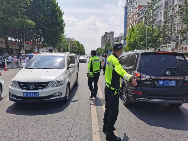 护航中考 | 全程“陪考”， 周口交警圆满“交卷！