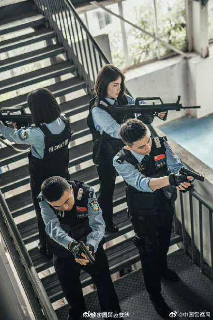 气场炸裂！这些警校生的毕业照太酷了！