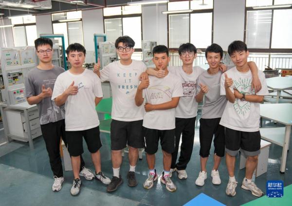 在创新创业中成长的“00后”大学生