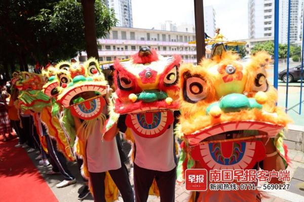 苹果、棒棒糖…南宁多所学校为中考考生花式送祝福