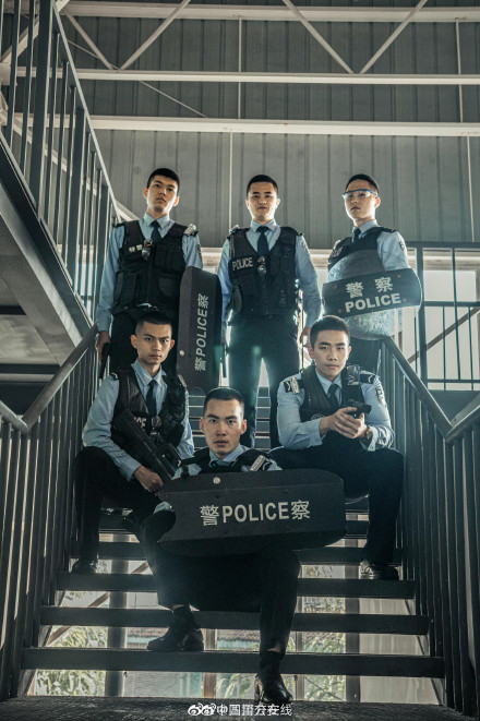 气场炸裂！这些警校生的毕业照太酷了！