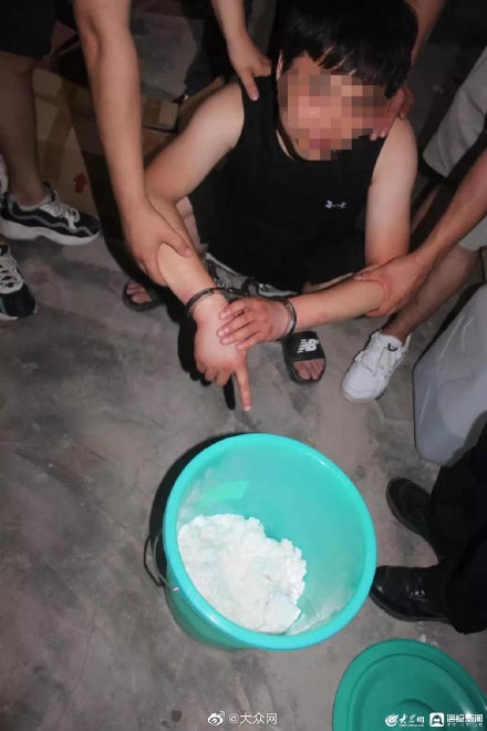 男子受影视剧影响自学制冰毒 &nbsp;陕西警方破获特大制毒贩毒案