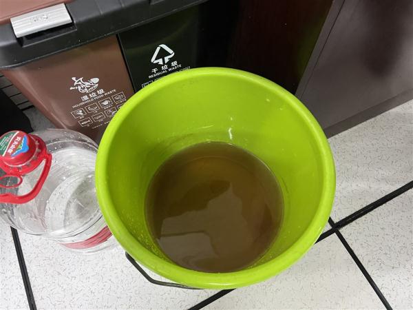 老阿姨老爷叔当心！电解水实验又来骗钱了，这次是“足浴”
