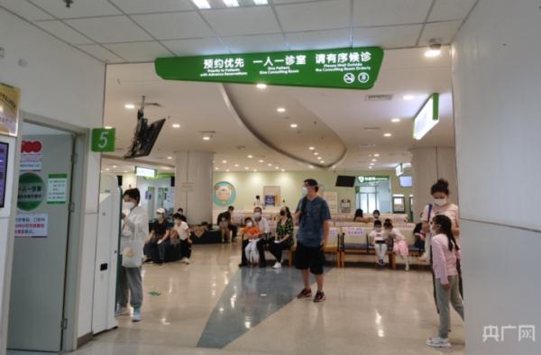 上海部分医院开出“夜门诊”,工作看病两不误 上海部分医院开出“夜门诊”,工作看病两不误