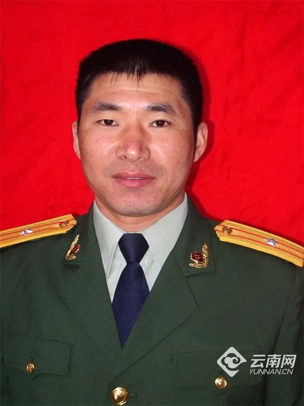 看完泪目！他给缉毒牺牲的父亲写了一封信