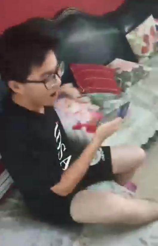 高考查分后，他们的反应亮了！网友：隔屏都感受到喜悦