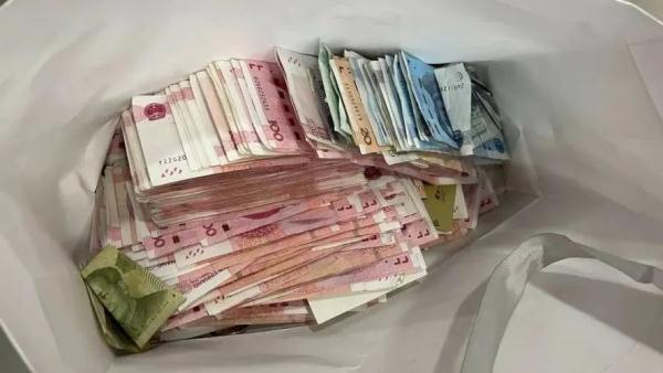 杭州小伙着急买车，竟冲进消防站！不久拎了一袋钱就往外跑！网友惊了：怎么做到的…