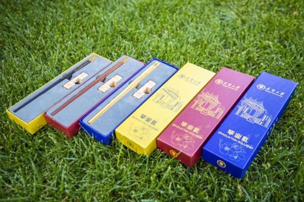 这些毕业礼物，真的太暖了！