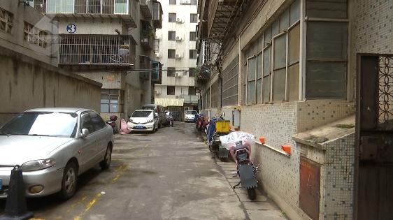 蛤？男子拿自家的钥匙进了邻居家，双方都不淡定了…