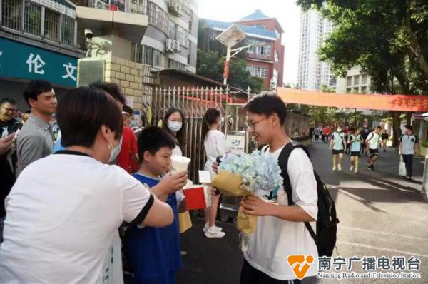 南宁市2022年中考圆满结束！市区高中阶段学校招生时间是→