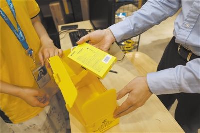 可循环快递包装“好去不好回” 回收难题该怎么破？