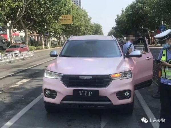 挂VIP车牌就能上路?交警给了这样的“VIP”待遇! 挂VIP车牌就能上路?交警给了这样的“VIP”待遇!