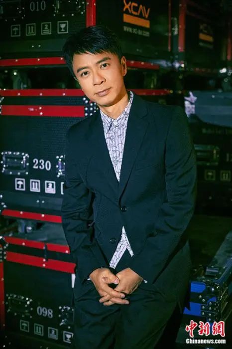 人就是会在一生的每个阶段，反复爱上港乐