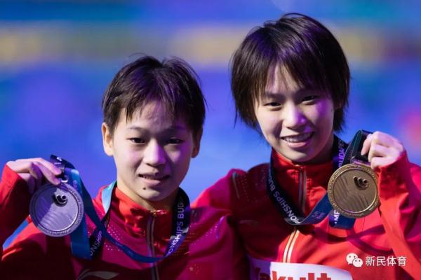她们“神仙打架”，她们携手成长