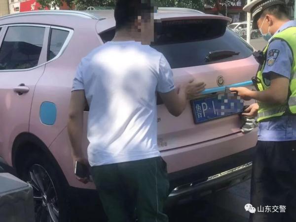 挂VIP车牌就能上路?交警给了这样的“VIP”待遇! 挂VIP车牌就能上路?交警给了这样的“VIP”待遇!