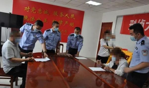 太拼了！三路警察火速拦截！