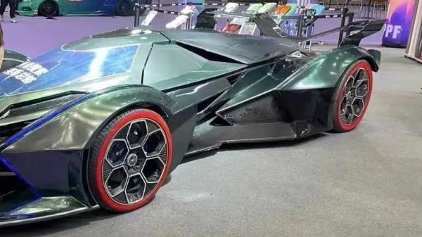 太拉风！广西90后农村小伙自制跑车，帅气逼真！