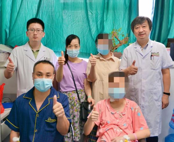 全国首例！父母分别捐出1颗肾脏救双胞胎女儿