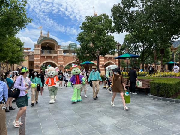 “我的快乐回来了!”上海迪士尼游乐项目排队基本在5分钟内 “我的快乐回来了!”上海迪士尼游乐项目排队基本在5分钟内