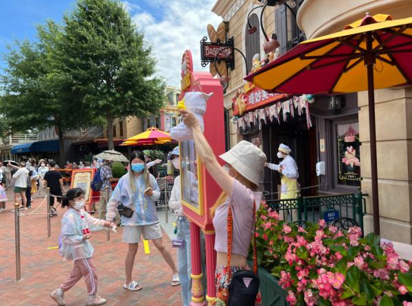 “我的快乐回来了!”上海迪士尼游乐项目排队基本在5分钟内 “我的快乐回来了!”上海迪士尼游乐项目排队基本在5分钟内