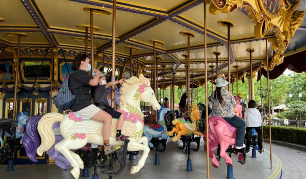 “我的快乐回来了!”上海迪士尼游乐项目排队基本在5分钟内 “我的快乐回来了!”上海迪士尼游乐项目排队基本在5分钟内