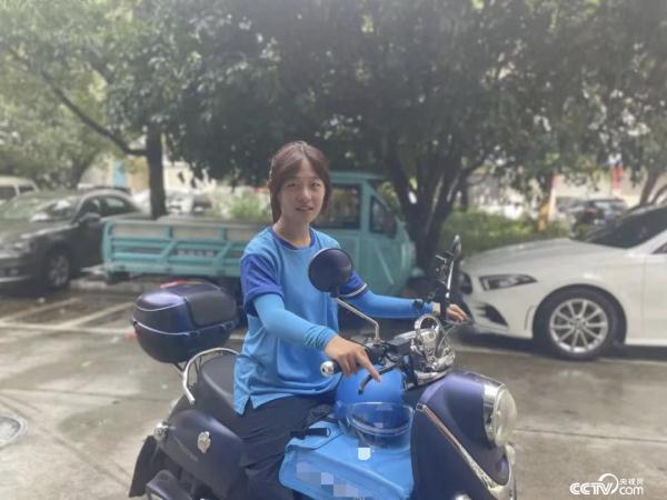 18岁女孩高考后兼职送外卖:我变黑了也变“小气”了 18岁女孩高考后兼职送外卖:我变黑了也变“小气”了