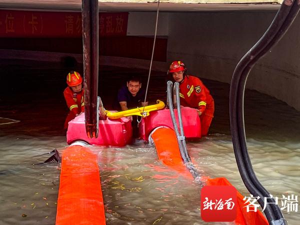 三亚多小区地下车库被淹 消防救援支队24小时排涝