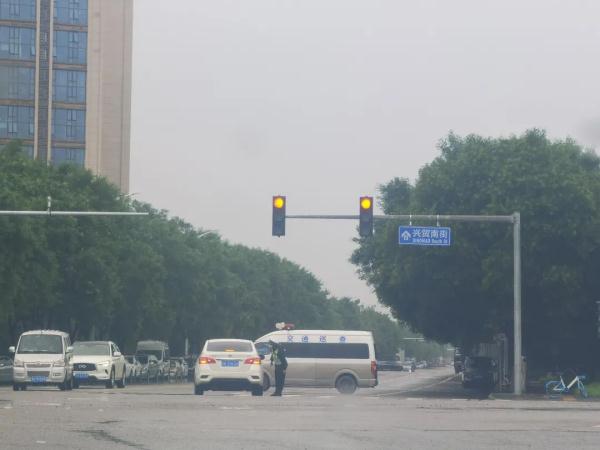 雨什么时候停？北京暴雨+雷电双预警中！——