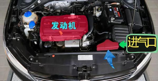 路面湿滑，谨防侧滑追尾！