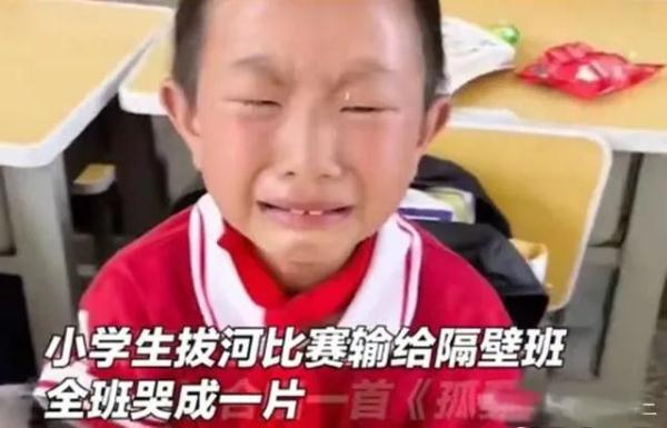 小学生为啥都爱唱《孤勇者》？答案来了！