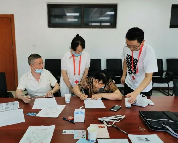 13岁脑瘫少年去世后救了五个人，母亲：我的儿子是个大英雄
