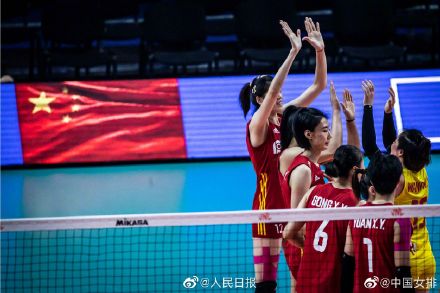 为姑娘们加油！中国女排最后一场预赛