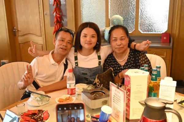 长沙被拐女孩因一条抖音回家，爸爸的辣椒炒肉等了她33年