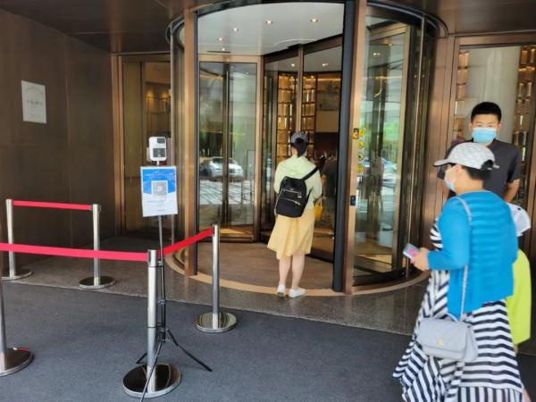 “摘星”后首个周末，上海记者去了杭州，结果…