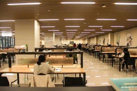 一份“贵重”的礼物！重庆一高校送毕业生整座图书馆