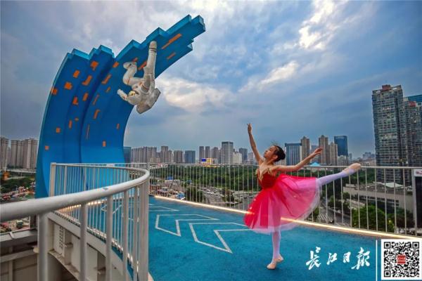 9岁女孩练了5年芭蕾后，妈妈发现……