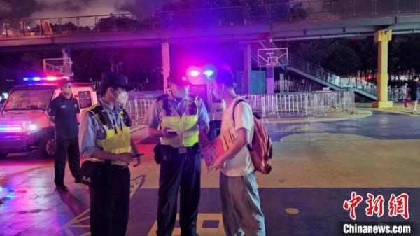 （上海战疫录）瞬时人流量2万余人次 上海徐汇滨江近期成“打卡”热门地