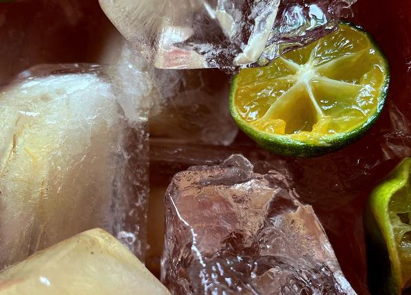 果汁能否当水喝?听听专家怎么说...... 果汁能否当水喝?听听专家怎么说......