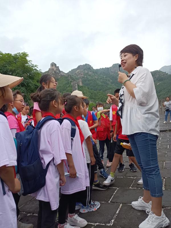 秦皇岛：给娃娃讲述保护长城的故事
