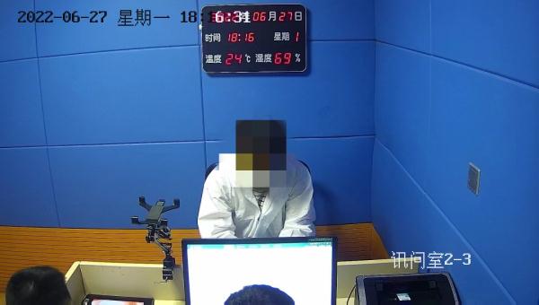 轿车司机屡屡变道、逼停摩托车，还辩称“害怕对方”？行政拘留！