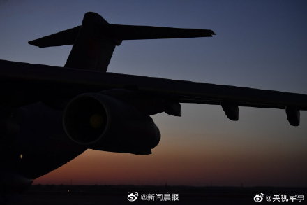 运-20高清壁纸！夕阳下到底有多美